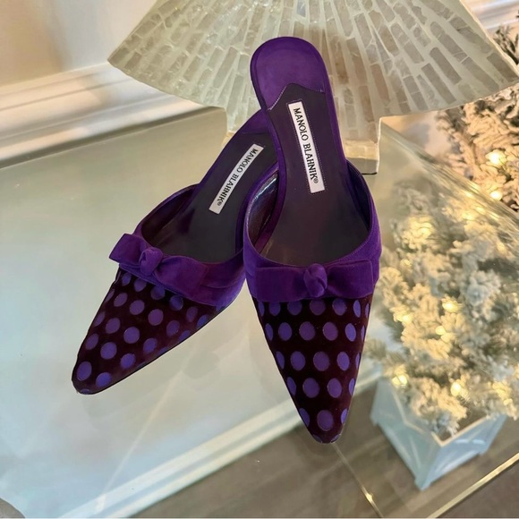 Manolo Blahnik - Purple Polkadot Bow Suede Mules - Picture 7 of 8